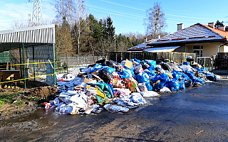 Rośnie góra odpadów. Olsztyński Zakład Komunalny nie chce wywozić nieczystości ze schronisk dla zwierząt